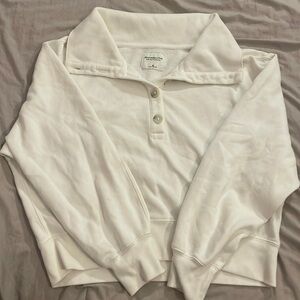 Abercrombie and finch white pull over